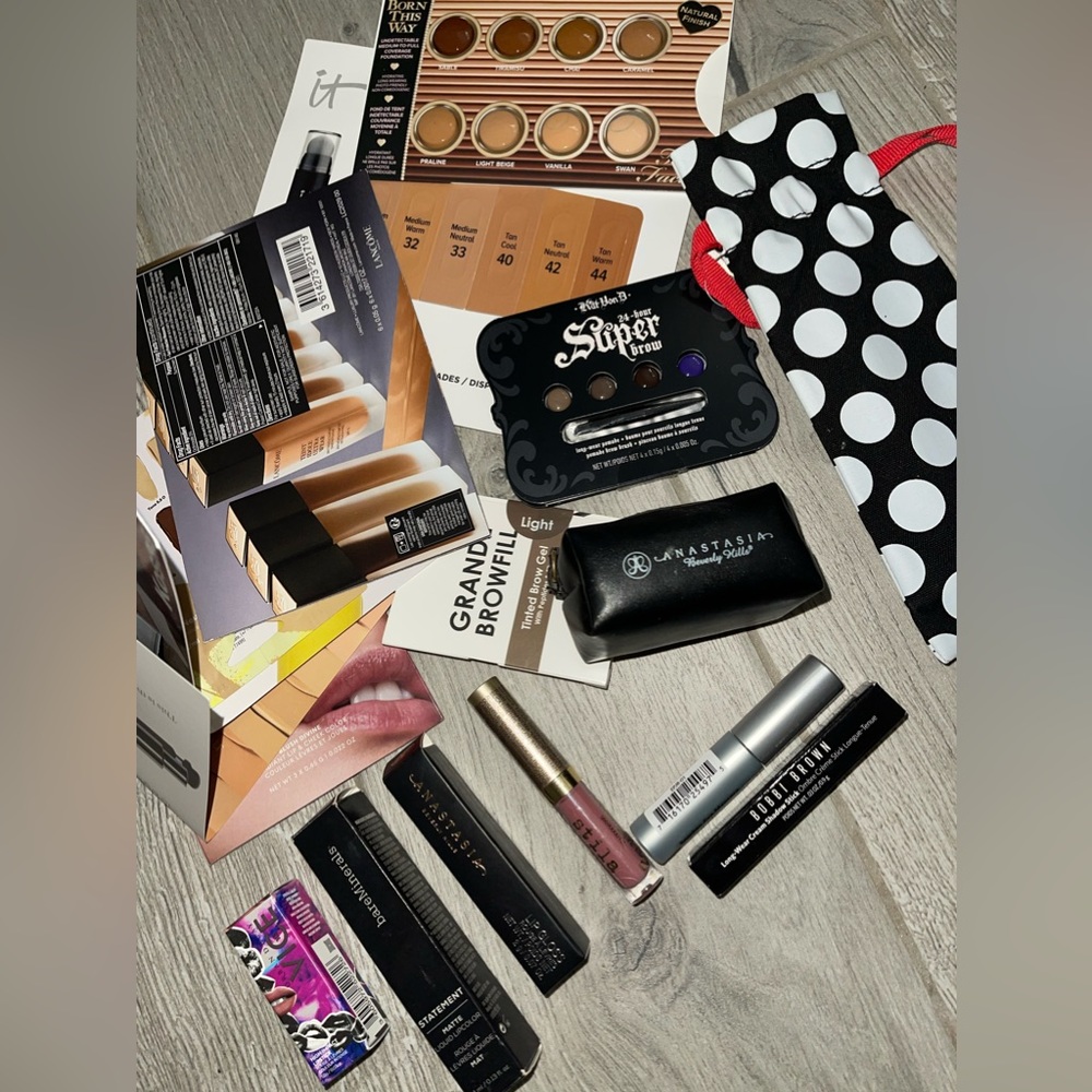 16 Piece High End Makeup Bundle 💋💄 - Picture 2 of 13